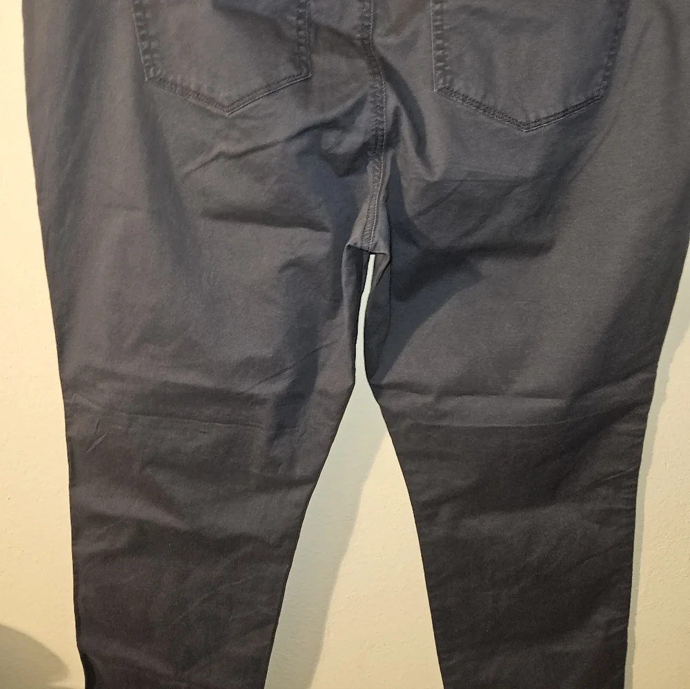 LEE Womans Weathered Blue Pants Size 18M - Picture 12 of 12